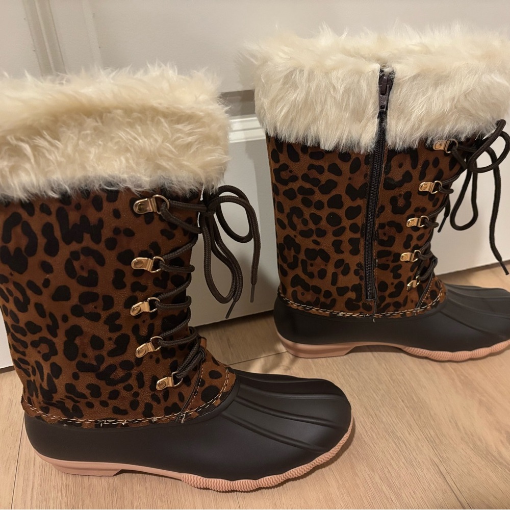Woman’s boutique duck boots